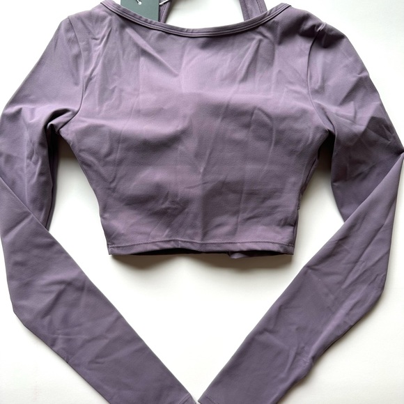 NWT Halara 2-in-1 Sport Cropped Halter Clip Front Long Sleeve w/ Thumb Hole - Picture 7 of 8